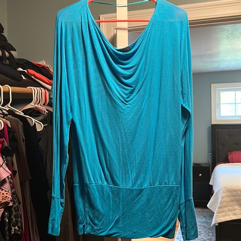 Women’s ZAK Collection long sleeved top